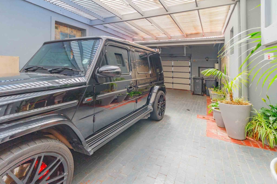 7 Bedroom Property for Sale in Bo Kaap Western Cape